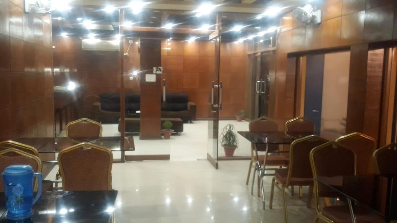Hotel Shelter Тарапит Екстериор снимка